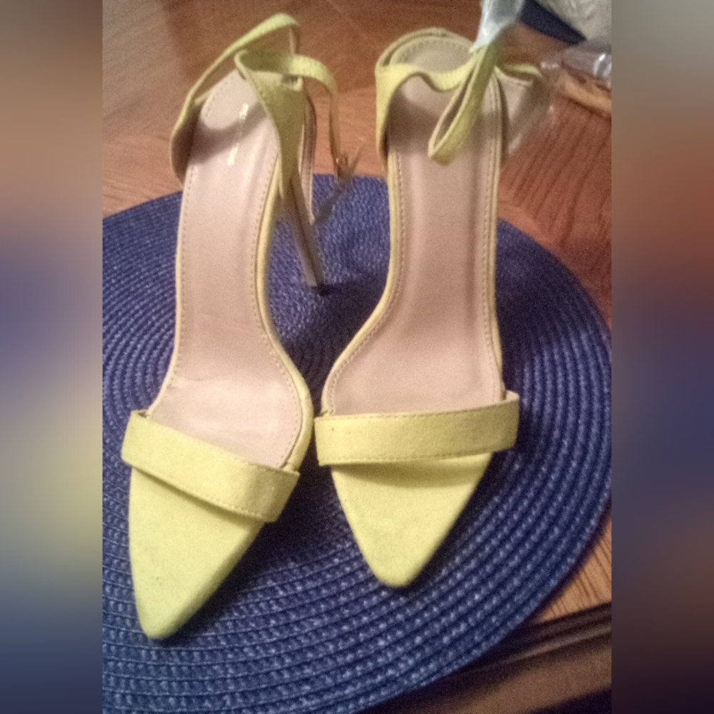 Shoes - Picture 1 of 1